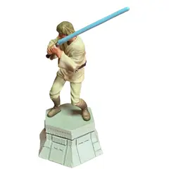 Foto de um(a) Peça De Xadrez Star Wars Luke Skywalker - Pintada À Mão, da categoria de Figuras de ação. Esta é uma oportunidade única para adquirir uma peça de reposição ou colecionável do icônico xadrez oficial de Star Wars.... Vendido no marketplace Trésors.