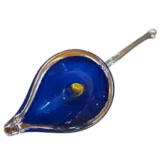 Foto de um(a) Flor Copo-de-Leite em Cristal Murano – Azul Cobalto e Dourado, da categoria de Outros colecionáveis. Exclusiva escultura artística em cristal tipo Murano, modelada à mão representando uma delicada flor (estilo Copo-de-Leite).... Vendido no marketplace Trésors.