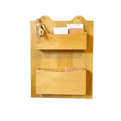 Foto de um(a) Organizador antigo em madeira maciça, da categoria de Kit organizador de escritório. Puro charme: organizador de escritório de parede em madeira maciça clara.produto antigo com desing vintagelarg 40 x alt 50 x... Vendido no marketplace Trésors.