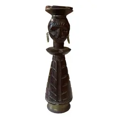 Foto de um(a) Antigo Abridor De Garrafa Saca Rolha Escultura Africana, da categoria de Abridores de garrafas. Antigo abridor de garrafas saca rolhas em madeira esculpido à mão com figura de africana. Peça super original e decorativa. ... Vendido no marketplace Trésors.