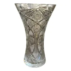 Foto de um(a) Antigo Vaso Jarro Decorativo Em Cristal Baccarat Lapidado, da categoria de Vasos. Antigo e elegante vaso decorativo em cristal translúcido com lindo brilho natural e primorosa lapidação manual (estralada e... Vendido no marketplace Trésors.