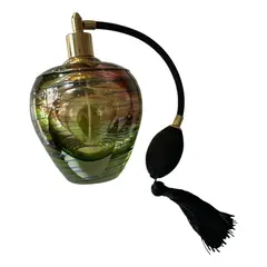 Foto de um(a) Antigo Grande Perfumeiro Em Cristal De Murano Italy Glass, da categoria de Perfumeiros. ~ Italy Glass ~Antigo e grande perfumeiro em legítimo cristal de Murano. Borrifador original funcionando perfeitamente. Peça... Vendido no marketplace Trésors.