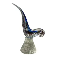 Foto de um(a) Antiga Escultura Pássaro Papagaio Murano Italiano Art Deco, da categoria de Escultura. Antiga escultura artística representando pássaro em cristal de Murano em tons de azul. Peça muito decorativa e com bastante... Vendido no marketplace Trésors.
