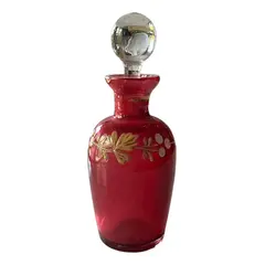 Foto de um(a) Antigo Perfumeiro De Coleção Em Vidro Veneziano Vermelho, da categoria de Garrafas, potes e jarros. Antigo perfumeiro de coleção em vidro veneziano pintado à mão. Uma beleza do início do século XX.Altura 9cm. Vendido no marketplace Trésors.
