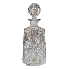 Foto de um(a) Antiga Garrafa Licoreira Decorativa Cristal Alemão Art Deco, da categoria de Garrafas. Antiga e grande garrafa licoreira em cristal alemão. Peça artística, design clássico, com traços do período Art Deco. Linda... Vendido no marketplace Trésors.