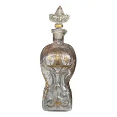 Foto de um(a) Antiga Garrafa Licoreira Navio Cristal Baccarat Dourado Ouro, da categoria de Garrafas. ~ Baccarat ~Antiga e diferente garrafa decorativa, licoreira em cristal decorada com rico trabalho de lapidação e pintura... Vendido no marketplace Trésors.