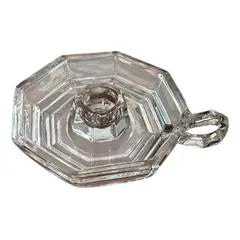 Foto de um(a) Antigo Castiçal Art Deco Palmatória Em Cristal Francês, da categoria de Castiçais. Antigo e fino castiçal, palmatória em cristal francês. Período Art Deco.Medidas 15x12cm. Vendido no marketplace Trésors.