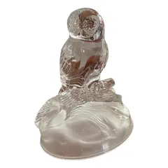 Foto de um(a) Antiga Escultura Coruja Art Deco Cristal Francês Luminarc, da categoria de Escultura. Luminarc - Verrerie D'arques, France. Antiga e decorativa escultura artística representando coruja em cristal francês com... Vendido no marketplace Trésors.