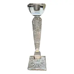 Foto de um(a) Antigo Castiçal Candelabro Uma Vela Cristal Tcheco Lapidado, da categoria de Castiçais. Antigo e finíssimo castiçal em bloco maciço de cristal Tcheco. Ricamente lapidado à mão. Lapidação estrelada e ponta de... Vendido no marketplace Trésors.