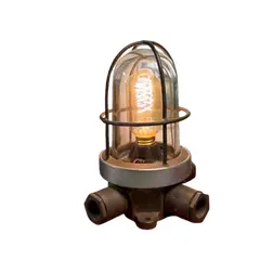 Foto de um(a) Luminária náutica original em bronze, da categoria de Luminárias de chão. Luminária náutica original em bronze. Peça náutica original em bronze, com estrutura robusta, grade de proteção e cúpula em... Vendido no marketplace Trésors.