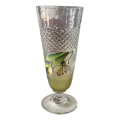 Foto de um(a) Antiga Taça Cálice Copo Tulipa Vidro Veneziano Art Nouveau, da categoria de Copos e taças. Antiga e fina taça em vidro artístico veneziano, pintada à mão. peça única. Altura 15cm. Vendido no marketplace Trésors.