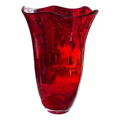 Foto de um(a) Antigo Vaso Jarro Art Deco Murano Italiano Vermelho Rubi, da categoria de Vasos. Antigo e belíssimo vaso artístico de Murano vermelho, meio alaranjando na parte interna, linda combinação de cores. Ótimo... Vendido no marketplace Trésors.