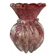 Foto de um(a) Antigo Pequeno Vaso Art Deco Murano Vermelho Com Ouro Italy Glass, da categoria de Vasos. Mix and Match!Murano com ouro é a melhor combinação que temos. Antigo vaso artístico feito à mão em Murano Italy Glass com... Vendido no marketplace Trésors.