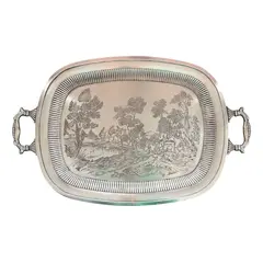 Foto de um(a) Antiga Grande Bandeja Tabuleiro Trabalhado Em Prata Eberle, da categoria de Bandejas. ~ Eberle Silverplated ~ Antiga e grande bandeja decorativa em prata Eberle com linda decoração cinzelada no centro. Trabalho... Vendido no marketplace Trésors.