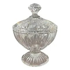 Foto de um(a) Antiga Bomboniere Compoteira Art Deco Cristal Orrefors, da categoria de Garrafas, potes e jarros. ~ Orrefors ~ Antiga e finíssima bomboniere em cristal sueco da renomada Cristallerie Orrefors. Lapidação simples e elegante.... Vendido no marketplace Trésors.