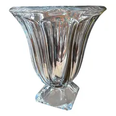 Foto de um(a) Antigo Grande Vaso Medici Centro De Mesa Cristal Bohemia, da categoria de Vasos. ~ Crystalite Bohemia ~ Antigo e grande vaso em cristal Tcheco, modelo Medici. Peça muito chique e decorativa. Marca da... Vendido no marketplace Trésors.