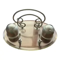 Foto de um(a) Antigo Tinteiro De Coleção Em Cristal Art Deco E Prata Wmf, da categoria de Outros colecionáveis. Antigo tinteiro de coleção em cristal facetado e metal prateado. Com lugar para colocar cartas e porta caneta. Década de... Vendido no marketplace Trésors.