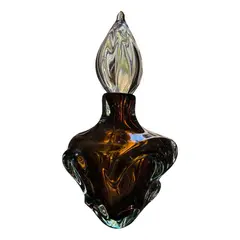 Foto de um(a) Antiga Garrafa Decorativa Em Murano Italiano Década De 1960, da categoria de Garrafas. ~ Italy Glass ~Antiga e linda garrafa decorativa em Murano artístico. Feita à mão. Original da década de 1960/70. Medidas... Vendido no marketplace Trésors.