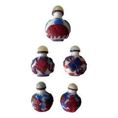 Foto de um(a) Antiga Coleção De Perfumeiros Snuff Bottle Orientais, da categoria de Perfumeiros. Antiga coleção de perfumeiros orientais esculpidos a mão. Uma beleza! Medidas 5x6cm cada. Vendido no marketplace Trésors.