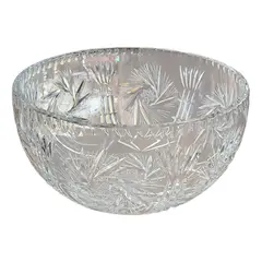 Foto de um(a) Antigo Grande Bowl Centro De Mesa Saladeira Cristal Theco, da categoria de Travessas e tigelas. Antigo e grande centro de mesa em cristal Tcheco de altíssima qualidade, com intenso brilho natural e lapidação feita à mão;... Vendido no marketplace Trésors.