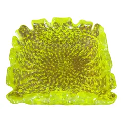 Foto de um(a) Antigo Bowl Decorativo Murano Italiano Amarelo Década 1960, da categoria de Travessas e tigelas. Antigo bowl decorativo em Murano italiano na cor amarelo. Peça artística, feita à mão. Original da década de 1960. Medidas... Vendido no marketplace Trésors.
