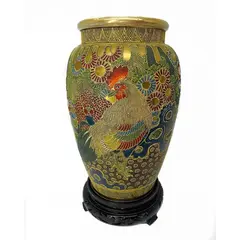 Foto de um(a) Antigo Vaso Oriental Porcelana Japonesa Satsuma Imperial XIX, da categoria de Vasos. Satsuma Imperial. Antigo e grande vaso artístico em porcelana artística Japonesa. Decoração oriental com primorosa pintura... Vendido no marketplace Trésors.