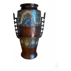Foto de um(a) Antigo Vaso Jarro Oriental Com Dragão Em Bronze Cloisonné, da categoria de Vasos. Antigo e super diferente vaso em bronze artístico japonês, técnica de trabalho feito à mão chamado de Cloisonné. Na frente... Vendido no marketplace Trésors.
