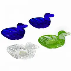 Foto de um(a) Antigo Conjunto Patinhos Saleiro Em Cristal Francês Baccarat, da categoria de Saleiros e pimenteiros. Baccarat. Coleção com 4 patinhos para temperos (sal e pimenta) em cristal francês da renomada manufatura Baccarat. Todas as... Vendido no marketplace Trésors.