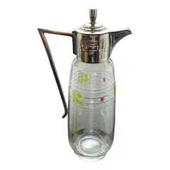 Foto de um(a) Antiga Jarra Claret Jug Galheteiro Cristal Francês Art Deco, da categoria de Jarros. Antiga e fina jarrinha "claret jug" em cristal francês com primorosa lapidação feita à mão, diferente decoração com trevos... Vendido no marketplace Trésors.