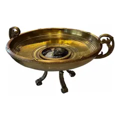 Foto de um(a) Antiga Fruteira Centro De Mesa Bronze Doré E Limoges Lebrun, da categoria de Centro de mesa. ~ Limoges | Lebrun ~ Uma peça de museu! Para quem gosta de peças exclusivas.Antigo e majestoso centro de mesa em bronze doré... Vendido no marketplace Trésors.