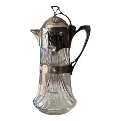 Foto de um(a) Antiga Jarra Refresqueira Claret Jug Cristal Wmf Art Deco, da categoria de Garrafas, potes e jarros. ~ Württembergische Metallwarenfabrik (WMF) ~Renomada manufatura alemã fundada em 1853. Antiga e imponente jarra refresqueira... Vendido no marketplace Trésors.