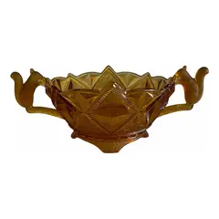 Foto de um(a) Antigo Raro Centro De Mesa Vidro Art Deco Esquilo Brockwitz, da categoria de Centro de mesa. ~ Brockwitz Glass ~Para quem gosta de peças exclusivas. Antigo bowl centro de mesa em vidro artístico âmbar com decoração em... Vendido no marketplace Trésors.