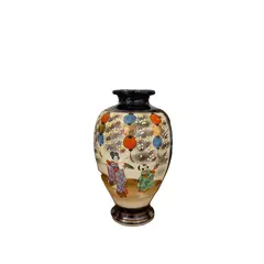 Foto de um(a) Antigo Vaso Oriental Porcelana Japonesa Satsuma Azul Cobalto, da categoria de Vasos. Antigo vaso oriental em porcelana artística japonesa Satsuma, rara cor azul cobalto. De um lado da peça a decoração é com... Vendido no marketplace Trésors.