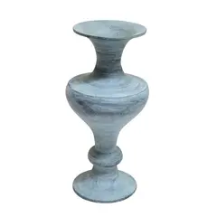 Foto de um(a) Vaso em metal patinado, da categoria de Vasos. Vasos cônico em metal com pintura patinada na tonalidade verde claro. Bem decorativos em ótimo estado de conservação. ... Vendido no marketplace Trésors.