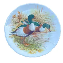 Foto de um(a) Antigo Prato Decorativos Patos Em Porcelana Francesa Limoges, da categoria de Pratos Decorativos. Limoges - France. Antigo e lindo prato decorativo em porcelana artística francesa, pintado à mão e assinado. Meados do... Vendido no marketplace Trésors.