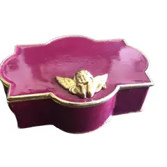 Foto de um(a) Antiga Caixa Porta Joias Art Deco Anjo Em Bronze Esmaltado, da categoria de Porta-Jóias. França. Medindo 12x10cm. Vendido no marketplace Trésors.