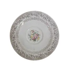 Foto de um(a) Belo prato de sobremesa decorativo EUA, da categoria de Pratos Decorativos. Lindo prato antigo de porcelana de design clássico e romântico, produzido nos EUA, caracterizado por uma aba larga decorada... Vendido no marketplace Trésors.