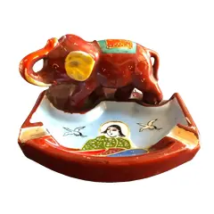 Foto de um(a) Antigo Raro Cinzeiro Art Deco Porcelana Oriental Satsuma, da categoria de Cinzeiros. Década de 1950. Impecável, item raro e diferente, para colecionador. Vendido no marketplace Trésors.