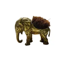Foto de um(a) Antiga Pequena Escultura Escova Colecionável Elefante Bronze, da categoria de Escultura. Antiga e curiosa escultura de elefante em bronze austríaco. Peça artística, feita à mão e com bastante riqueza de detalhes.... Vendido no marketplace Trésors.