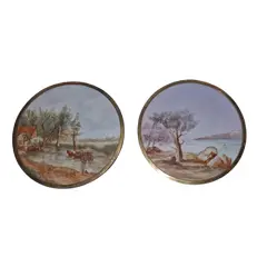 Foto de um(a) Raras placas em porcelana pintadas à mão, da categoria de Molduras para quadros. Duas lindíssimas placas em porcelana decorativas que apresentam cenas de paisagens campestres e litorâneas pintadas à mão em... Vendido no marketplace Trésors.