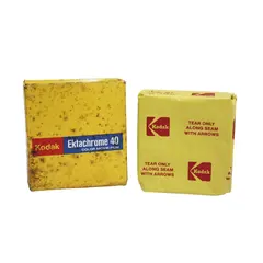 Foto de um(a) Antigo cartucho de filme KODAK EKTACHROME 40 super 8, da categoria de Outros colecionáveis. Antigo cartucho de filme KODAK EKTACHROME 40 super 8. Possui uma velocidade de ASA 40. Item para colecionador. Sem... Vendido no marketplace Trésors.