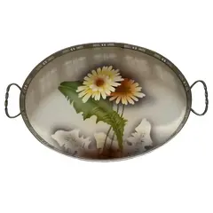 Foto de um(a) Antiga Bandeja De Prata Com Majólica Faiança Alemã Art Deco, da categoria de Bandejas. Antiga bandeja de majólica/faiança alemã, armação em metal prateado. Linda decoração floral Período Art Deco com traços da... Vendido no marketplace Trésors.