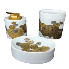 Foto de um(a) Antigo Raro Conjunto Cigarreira Isqueiro Cinzeiro Rosenthal, da categoria de Cigarreiras e piteiras. Rosenthal. Antigo e especial conjunto para fumantes. Composto de isqueiro, caixa cigarreira e cinzeiro. Feitos em porcelana... Vendido no marketplace Trésors.