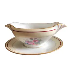 Foto de um(a) Antiga Molheira Em Porcelana Francesa Limoges Pintada À Mão, da categoria de Outros utensílios para servir. Antiga e linda molheira em fina porcelana francesa, pintada à mão com flores e acabamento com filetes de ouro. Início do... Vendido no marketplace Trésors.