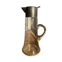 Foto de um(a) Antiga Jarrinha Claret Jug Galheteiro Cristal E Prata Wmf, da categoria de Jarros. Antiga e fina jarrinha “claret jug” em cristal alemão com primorosa lapidação feita à mão e guarnições em metal espessurado... Vendido no marketplace Trésors.