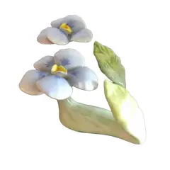 Foto de um(a) Par Decorativos Porta Guardanapos Porcelana Pia Bone China, da categoria de Anel para guardanapo. Par de anéis para guardanapos no formato de flores em fina porcelana feitos e pintados à mão, Pia Bone China, Filipinas.10cm... Vendido no marketplace Trésors.
