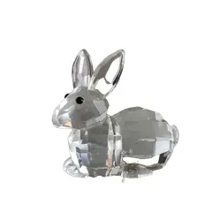 Foto de um(a) Bibelô Escultura De Coelho Em Cristal Tcheco Preciosa Glass, da categoria de Escultura. Bibelô Escultura De Coelho Em Cristal Tcheco Preciosa Glass. Peça esculpida à mão Mede aprox 7x9cm. Vendido no marketplace Trésors.