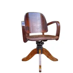 Foto de um(a) Cadeira xerife Móveis CIMO, da categoria de Cadeiras, bancos e banquetas. Esta é uma cadeira giratória vintage produzida pela renomada marca brasileira Móveis Cimo, comumente conhecida como modelo... Vendido no marketplace Trésors.