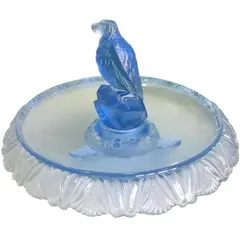 Foto de um(a) Antigo Raro Violeteiro Centro De Mesa Art Deco Walther Sohne, da categoria de Centro de mesa. August Walther & Sohne Glass - Alemanha 1930. Antigo e lindo centro de mesa em vidro artístico, com detalhes em satiné,... Vendido no marketplace Trésors.