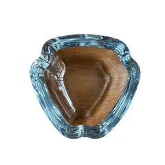 Foto de um(a) Antigo Cinzeiro Decorativo De Mesa Cristal Orrefors Art Deco, da categoria de Cinzeiros. Antigo e belíssimo cinzeiro em cristal Orrefors, de excelente qualidade, lindo brilho natural. Peça assinada e catalogada.... Vendido no marketplace Trésors.